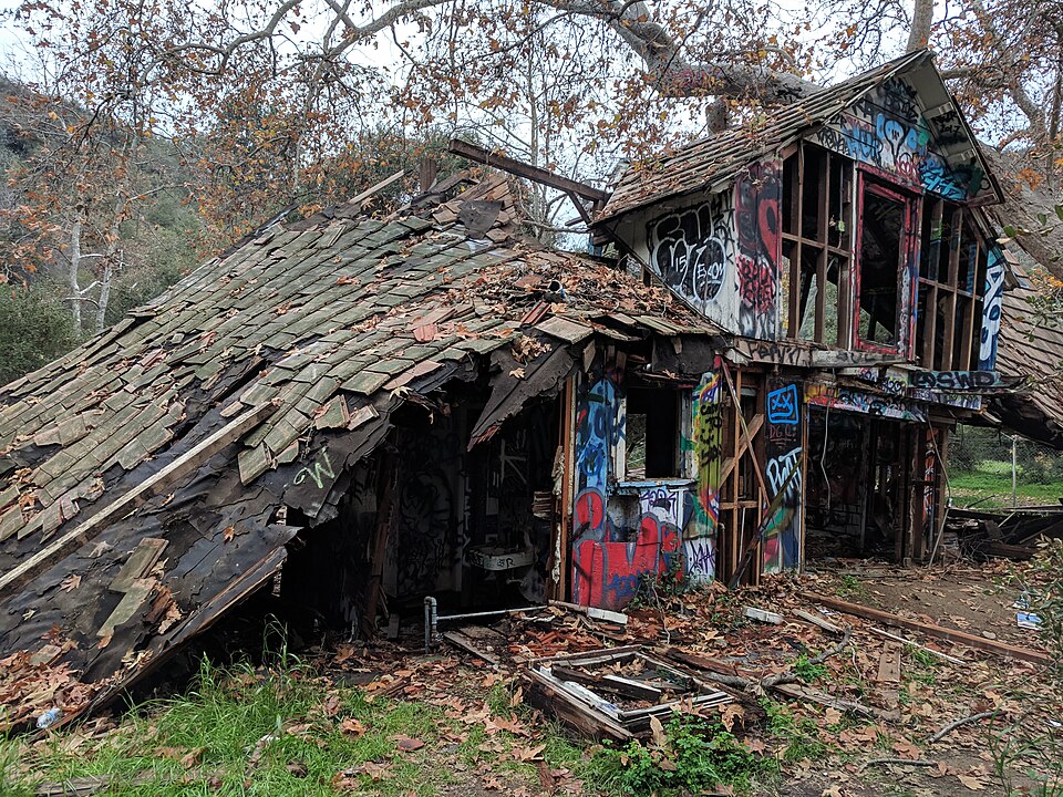 File:Murphy ranch area building 2.jpg